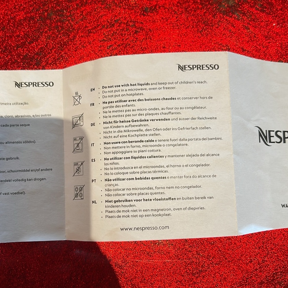 Nespresso glass water bottle with silicone sleeve - Picture 8 of 8